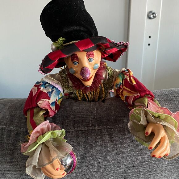 Kasma Collection 24 Inch Porcelain and Cloth Jester Clown Collectible Doll, EUC - Picture 16 of 16
